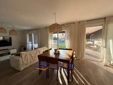 Casa 5 ambientes con 3 baños