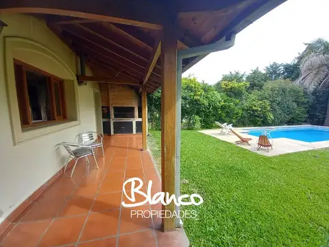 Casa 5 ambientes con 4 baños