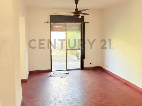 Casa en Alquiler con 1 cochera