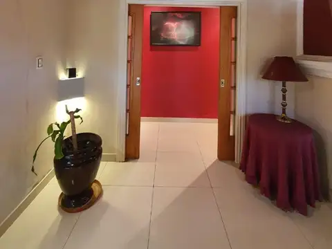 Casa en Venta con 5 cocheras