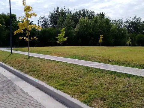 Venta lote M6 Solares de Korn 250m2 s/expensas