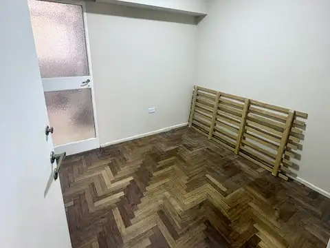Espectacular 3 Amb C/ Dependencia, Patio Y Balcón - Vista A Plaza Noruega - Impecable