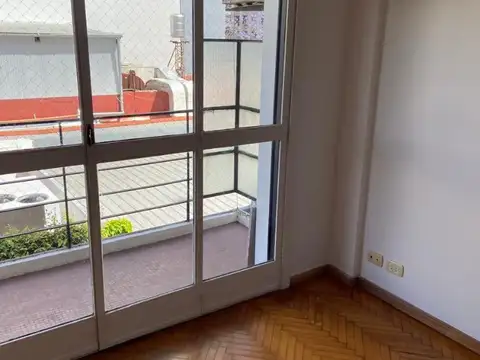 Venta. Departamento 3 ambientes. Sucre y Libertador. 
