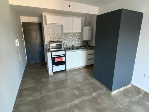 Hermoso monoambiente con balcón.