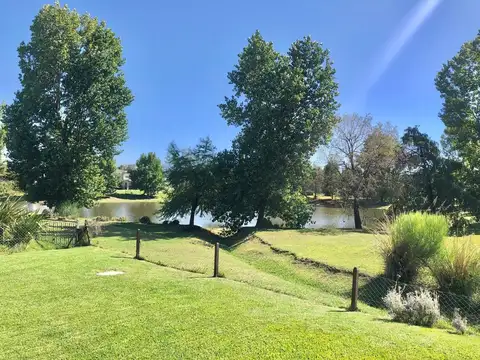 Casa 5 ambientes con 4 baños