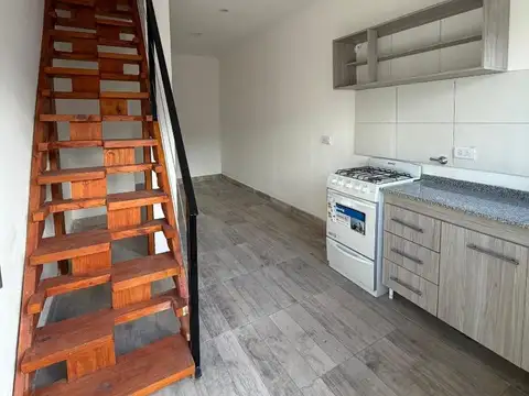 Depto Tipo Casa en Venta de 3 ambientes