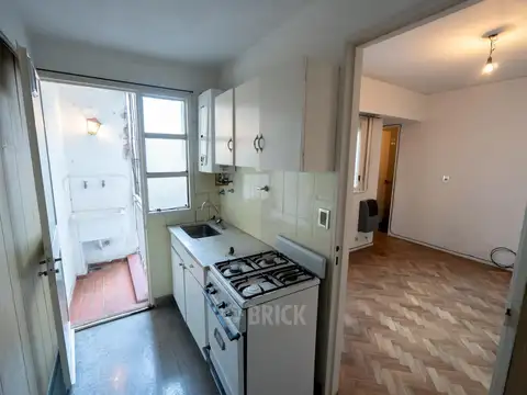 AV. JUAN B. ALBERDI Y AV. JOSE M. MORENO - 32 M2 BAÑO Y COCINA COMPLETOS