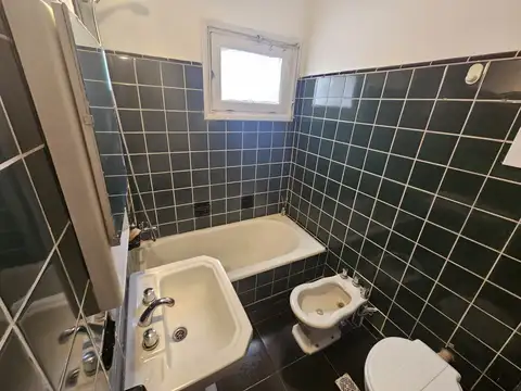 Departamento 2 ambientes al contrafrente en zona Centro