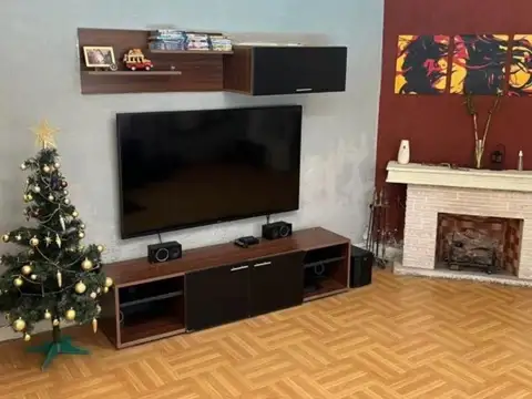 Depto Tipo Casa en Alquiler de 4 ambientes