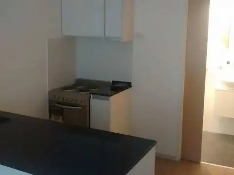 Ricardo Balvin 2500, Piso 1