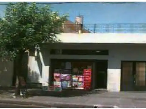 VENTA: LOTE PARA DESARROLLO 6 PISOS DOS RETIROS