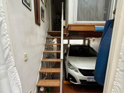 CASA DE 5 AMBIENTES EXCELENTE UBICACION Y LOTE