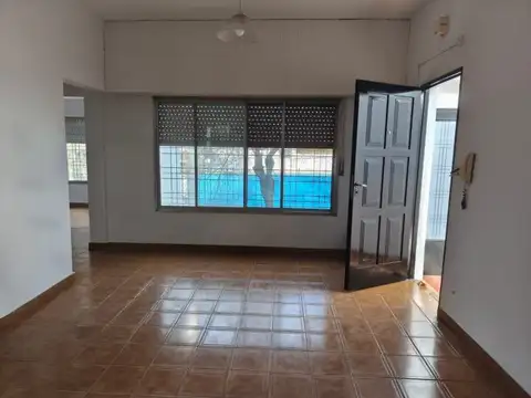 Depto Tipo Casa en Alquiler de 3 ambientes