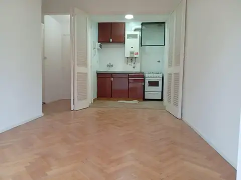 Departamento en Alquiler en Once, $ 700.000