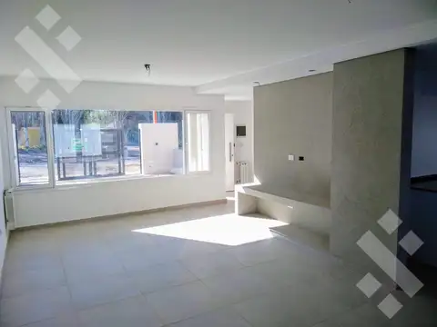 Depto Tipo Casa en Venta en Cipolletti, USD 210.000