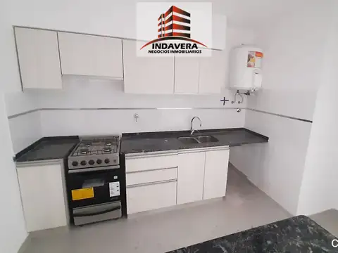Depto de 2 AMB CON BALCÓN TZA A ESTRENAR CON COCHERA CUBIERTA - 48 m2 Tot – SUM con Parrilla y Solarium–Caseros Ctro