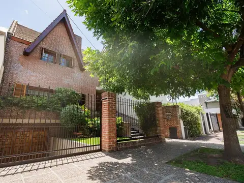 Imponente chalet Parque ayerza Castelar Norte