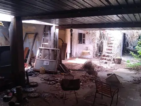 Alquiler. Galpon Con 2 Locales. Cuenca & Santo Tome