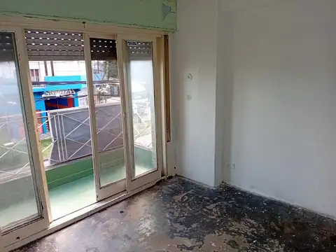 Alquiler de Departamento 3 Amientes 1 Piso x escalera