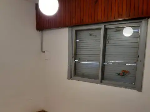 Casa en Alquiler en Villa Luzuriaga, $ 950.000