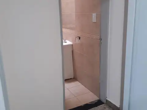 Casa en alquiler - 2 Dormitorios 1 Baño - La Matanza
