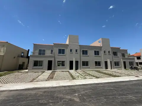 VENTA DUPLEX A ESTRENAR 3 DORM-PARRILA LA ANGELICA