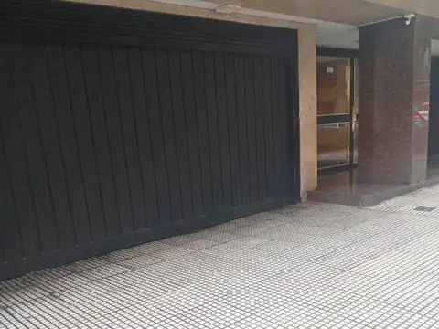COCHERA EN RECOLETA  "JUNIN AL 1000"