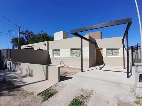 VENTA CASA 3 DORM EN BARRIO SPILIMBERGO NORTE CBA