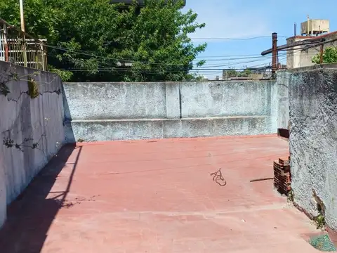 PH CON TERRAZA – A REFACCIONAR CON GRAN POTENCIAL