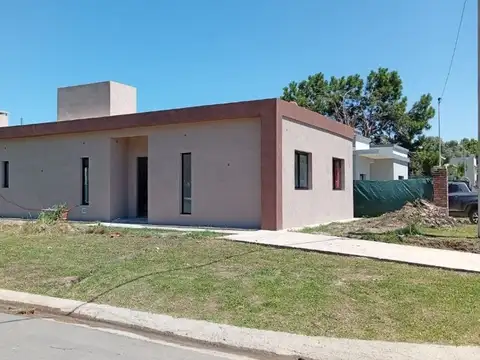 CASA 3 Amb.+ PILETA, Nueva Zelaya, Pilar. VENTA