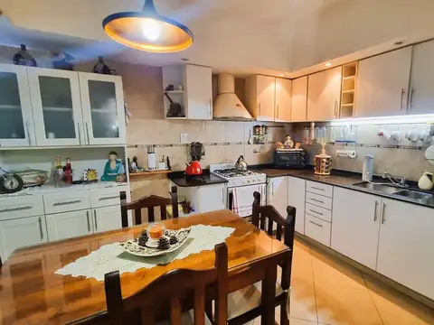 Santiago de las Carreras 300