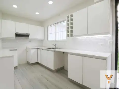 Depto Tipo Casa en Venta de 4 dormitorios