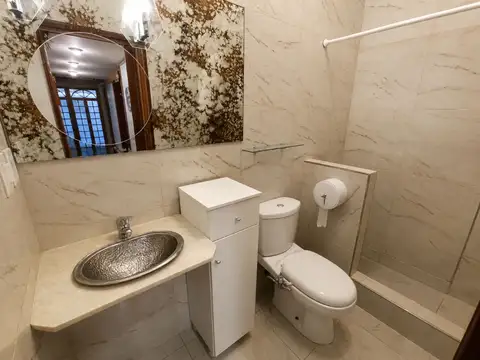 CASA 6 AMB CON PILETA Y QUINCHO EN VILLA MARTELLI