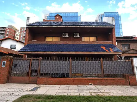 CASA 6 AMB CON PILETA Y QUINCHO EN VILLA MARTELLI