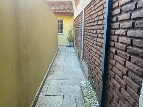Casa 2 ambientes con 1 baño
