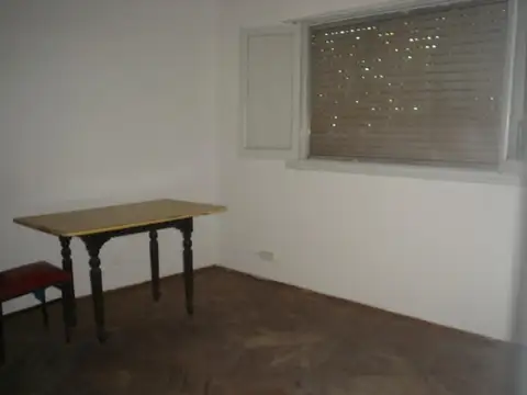 Posta De Pardo 800 , Piso PB.