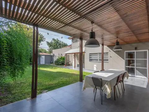 Casa 7 ambientes con 3 baños
