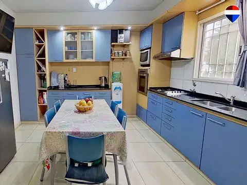 Depto Tipo Casa en Venta en Villa del Parque, USD 325.000
