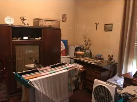 Chalet 4 amb. en esquina s/lote propio de 609m2