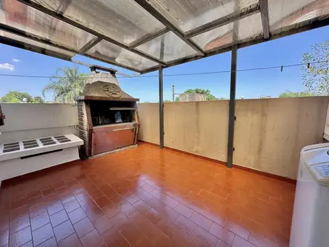 Depto Tipo Casa en Alquiler 50 años