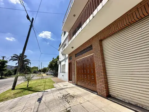 Depto Tipo Casa en Alquiler de 4 ambientes