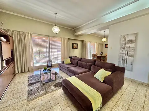 Depto Tipo Casa en Alquiler de 3 dormitorios