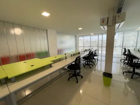 Oficina a la venta! 216 mts2! Financiacion! Totalmente amob!