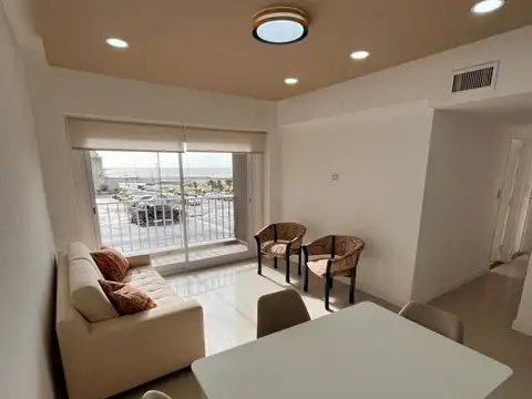 Departamento - TRES AMBIENTES A LA CALLE CON BALCÓN Y VISTA AL MAR