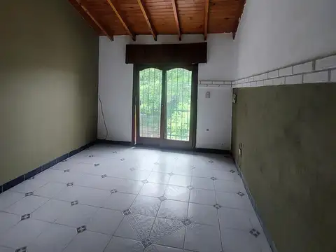 Depto Tipo Casa en Alquiler de 4 ambientes