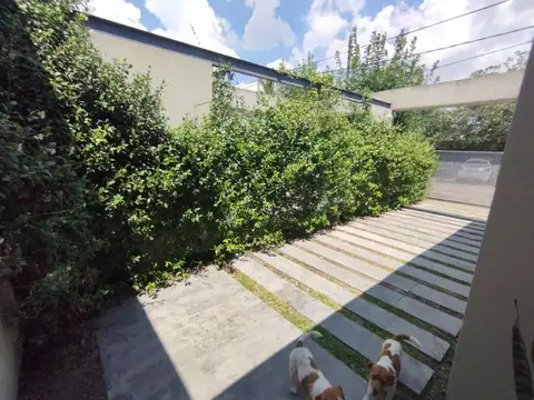 Casa en Alquiler en City Bell, $ 1.650.000