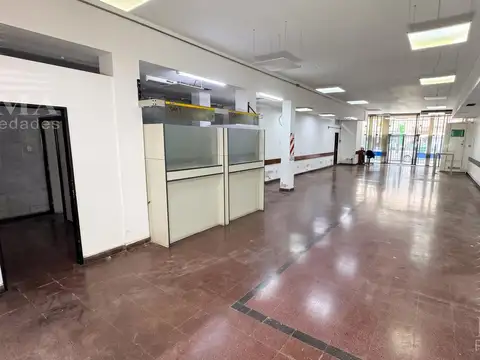 Local en Alquiler en Centro, $ 8.000.000