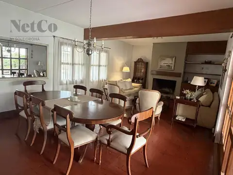 Casa 5 ambientes con 2 baños