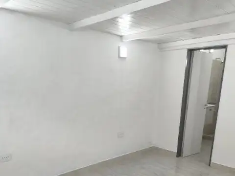 Depto Tipo Casa en Alquiler en Chilavert, $ 500.000