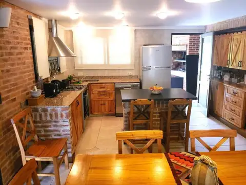 Casa Chalet  en Alq. Temporario en Banco Provincia, Francisco Álvarez, Moreno